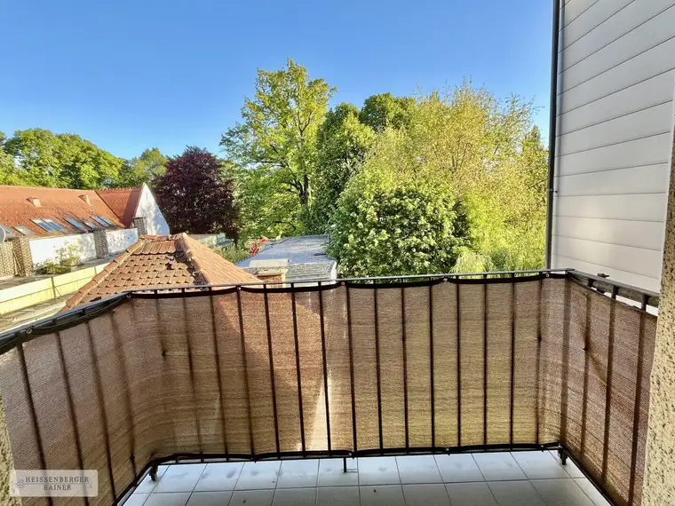 Neue Küche // TRENDVIERTEL LEND /// TOLLE BALKONWOHNUNG /// 3 ZIMMER