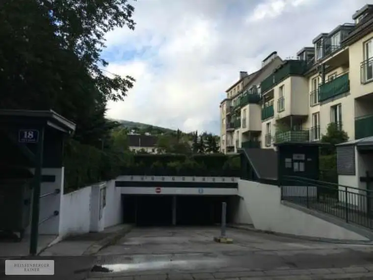 GROSS | SICHER | TOLL GELEGEN - großer Garagenstellplatz, Hütteldorf (U4, ÖBB, 49) - PROVISIONSFREI