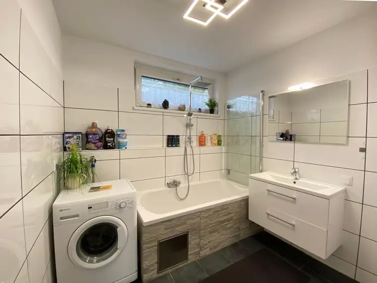 Ruhige 3-Zimmerwohnung mit großem Balkon und Tiefgaragenplatz
