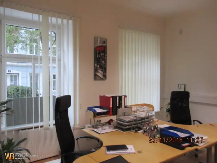 Provisionsfrei und unbefristet! Gepflegtes 3 Zimmer Büro in der Pelzgasse! Mietbeginn 01.10.2025