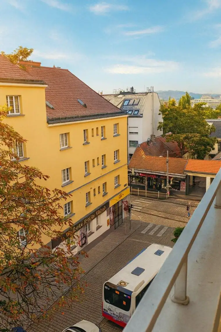 Geräumige, sonnige 3-Zimmer Wohnung mit Loggia