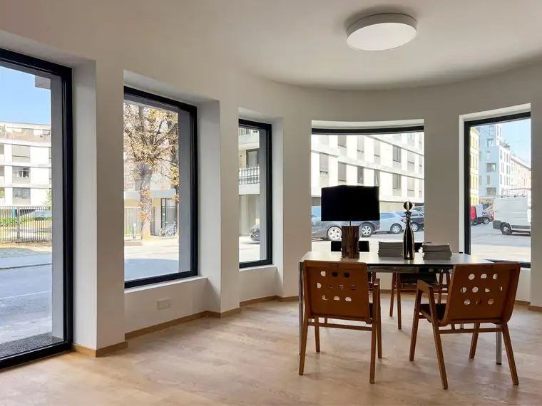 Repräsentatives Geschäftslokal oder Büro zum Kauf in unmittelbarer Marktnähe