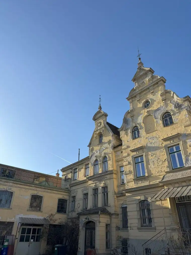 TEILBARES GRUNDSTÜCK MIT HISTORISCHER "VILLA ROSENTHAL" UND GEWERBETRAKT