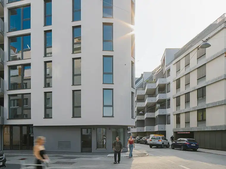 Repräsentatives Geschäftslokal oder Büro zur Miete in unmittelbarer Marktnähe