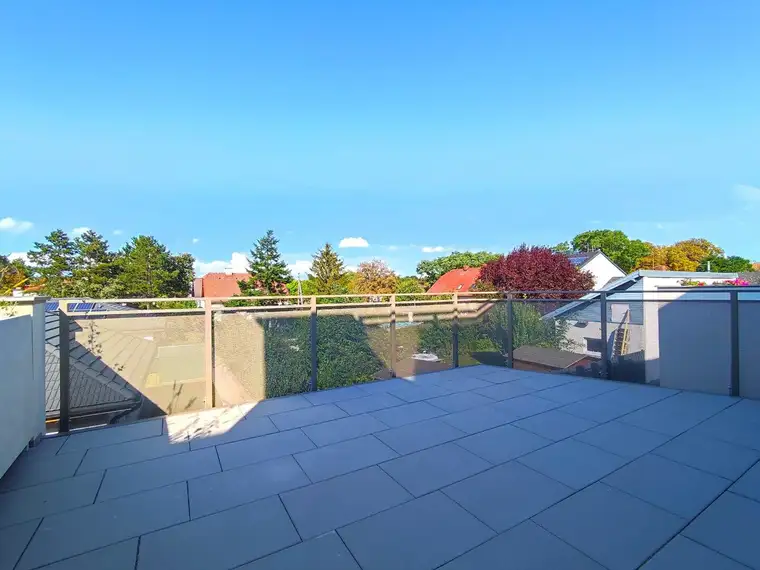 ERSTBEZUG - Terrassenwohnung mit Gartenblick und City-Nähe!