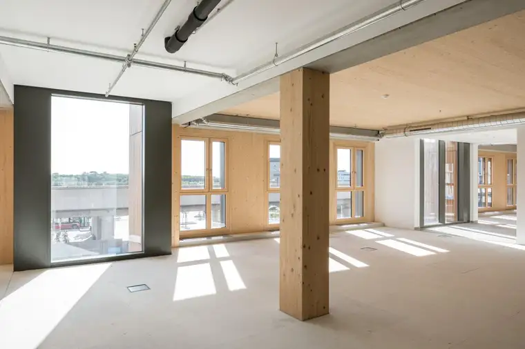 Büro/Praxis/Geschäftsflächen ab 450 m2 mit Seeblick direkt an der U2 individuell gestaltbar! Ab sofort verfügbar!