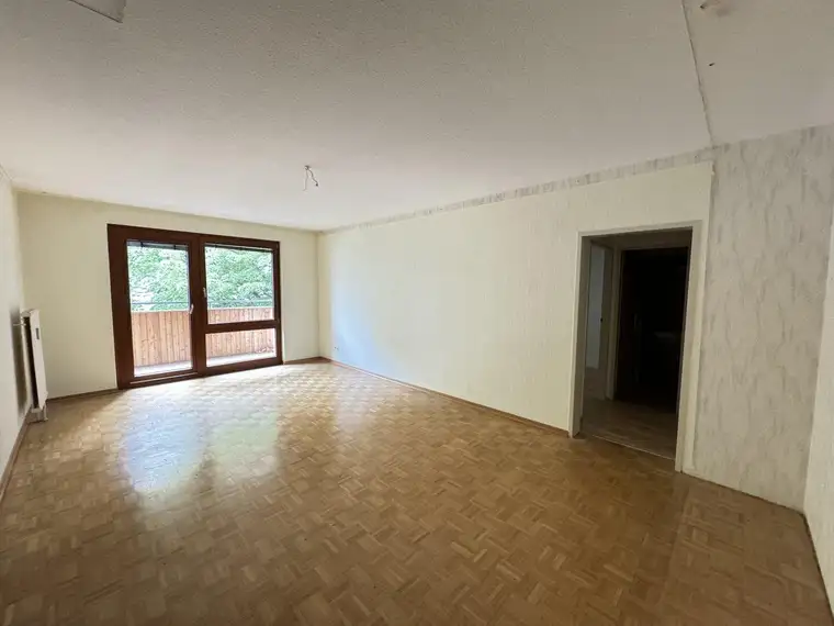 *Sanierungsbedürftiger Singel- oder Pärchenhit in Ruhelage mit Loggia bei U6 Dresdner Straße* Ab sofort verfügbar*