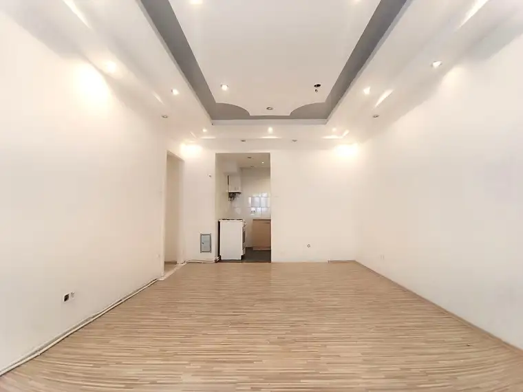 Sanierungsbedürftige 1-Zimmer Wohnung im Erdgeschoss! Küche separat! Nähe Parkanlage Familienplatz &amp; U3 Ottakring!
