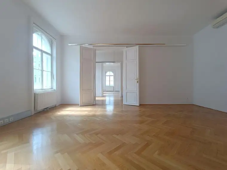 Büro oder Praxis in Bestlage gesucht? Großzügige 193 m² im 1. Bezirk! Jahrhundertwendehaus mit Fernwärme &amp; Lift, Nähe U2 Schottenring!