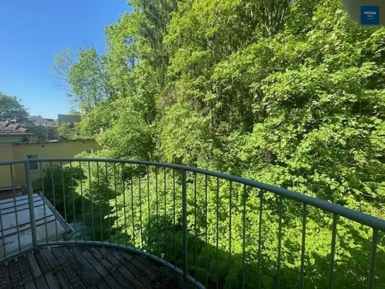 Baiernstraße 48 - Charmante Wohnung im Dachgeschoß mit Balkon - Blick ins Grüne in Eggenberg