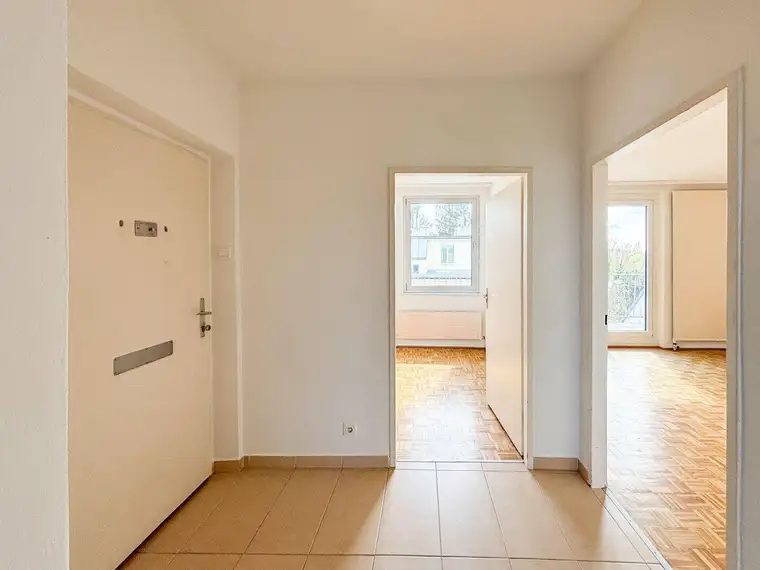 Sonnige DG-Wohnung mit Weitblick und Terrasse - Wohlfühlfaktor!