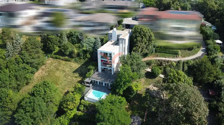 Architektenvilla mit traumhaftem Fernblick!