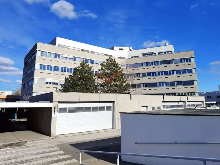 Büroetage im Südstadtzentrum zu verkaufen!