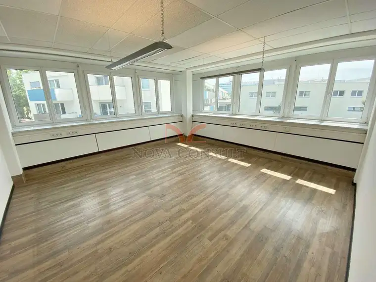 Modernisiertes Büro im Südstadtzentrum