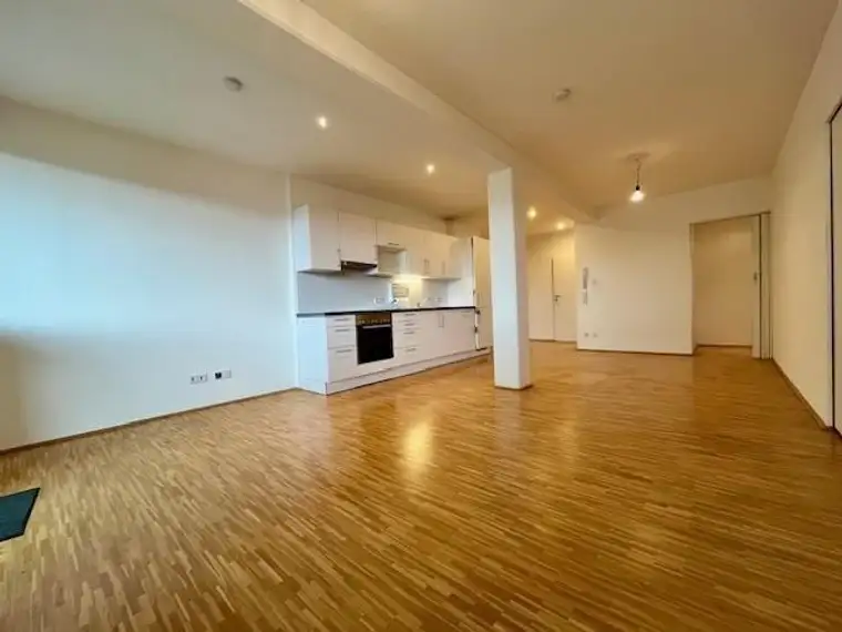 Helle 2-Zimmer-Wohnung mit Balkon