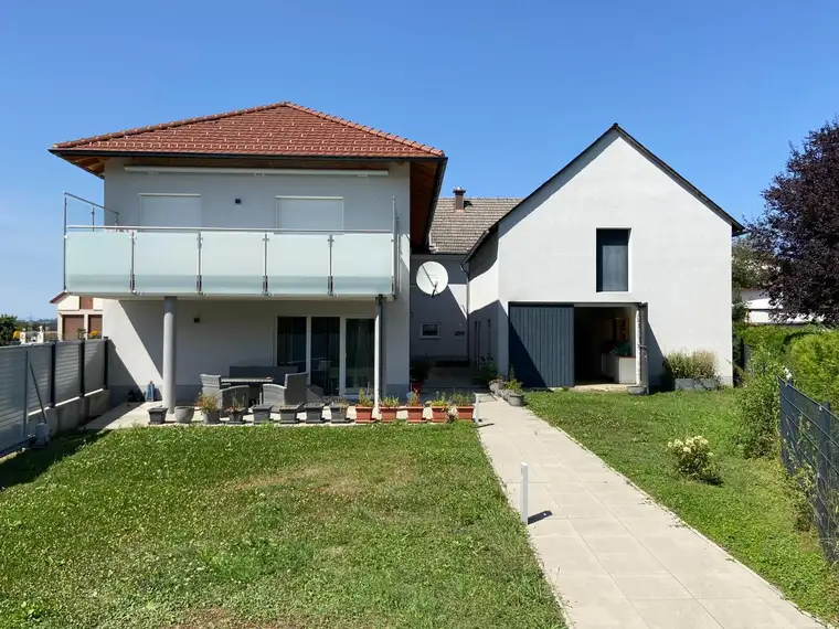 Großzügiges Haus mit Pool &amp; Werkstatt – Vielseitig nutzbar!