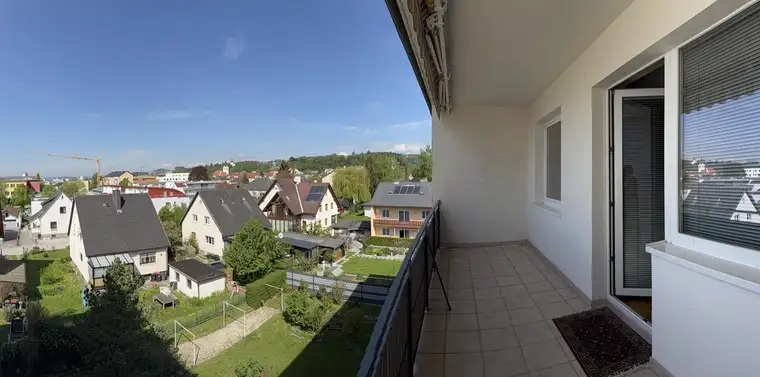 Charmante Eigentumswohnung mit Loggia – zentral in Perg!