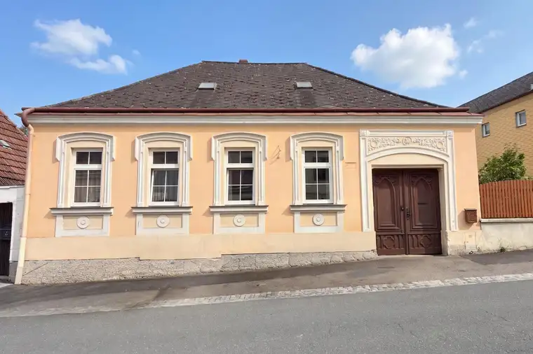 Altes Stadthaus mit Garten und Entwicklungspotenzial