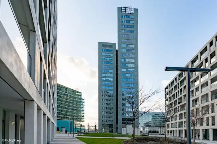 Büros mit tollem Ausblick im ARES TOWER zu mieten!