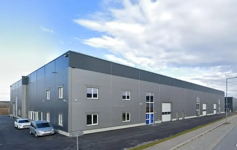 Gewerbehalle | Lager / Büro / Verkaufsraum zur Untermiete im Squarebizz Business Center Eibesbrunn