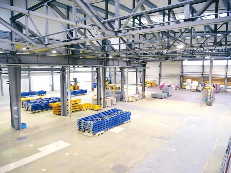 Gewerbeimmobilie inkl. Büroeinheiten teilbar ab 365 m² mit ausgezeichneter Anbindung im Wiener Süden