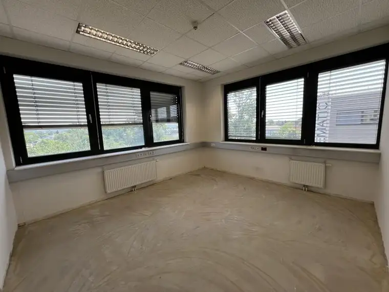 Büro mit Parkplätzen im Grazer Süden