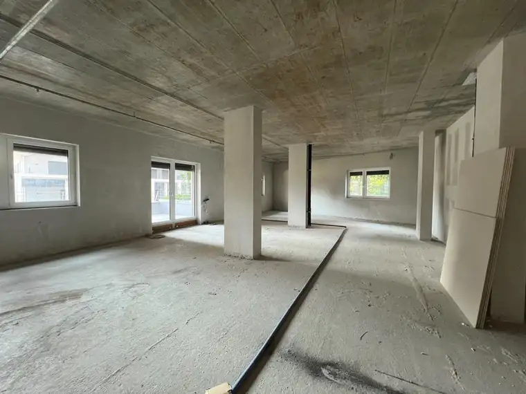 Neubau Bürofläche mit guter Infrastruktur