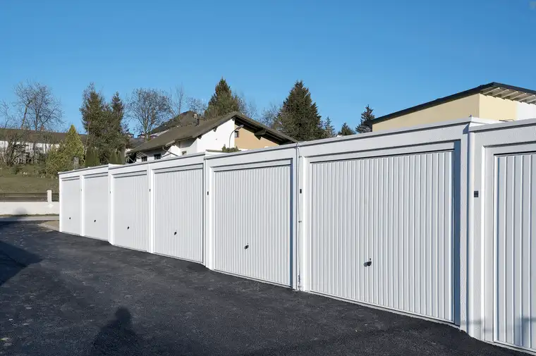 Komfortable &amp; großzügige Garage in Landskron