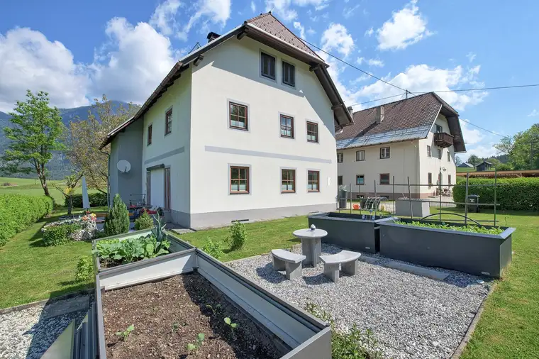Wo Ruhe wohnt – großzügiges Zweifamilienhaus im Grünen - 5 Autominuten vom Presseggersee entfernt