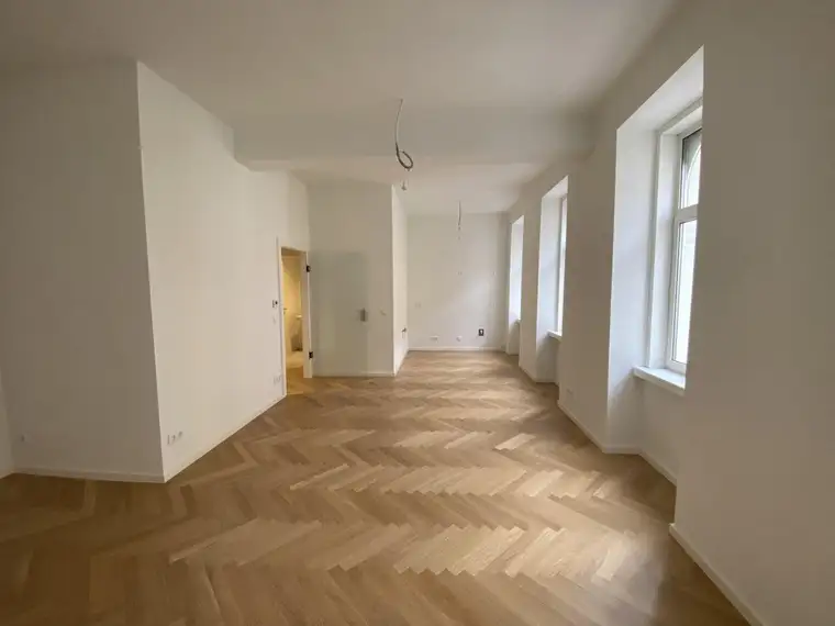Topsanierte 3 Zimmer 81m² Altbau Wohnung im Herzen von Hernals !