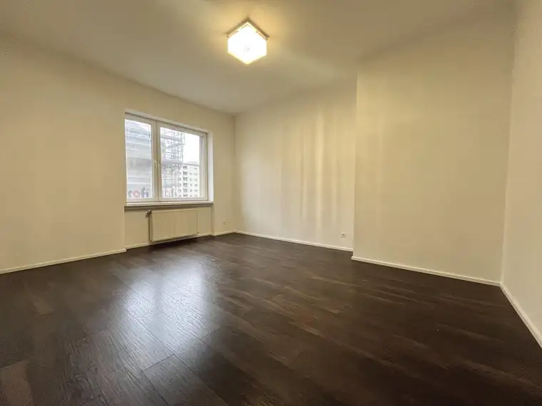 Charmante 3 Zimmer Wohnung NÄHE WIENERBERG! Zentral begehbar | KÜCHE inklusive |