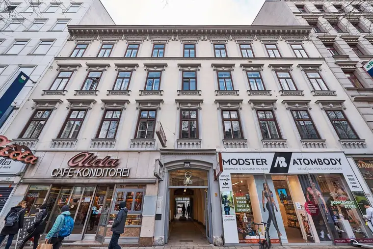 Büro auf der MARIAHILFER STRASSE - Sanierung nach Wunsch!