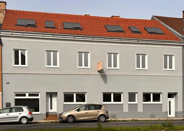 Top-Objekt für Unternehmen! Erstbezugs-Büro, Lager, Hebebühne – alles in einem nächst Innenstadt Wiener Neustadts
