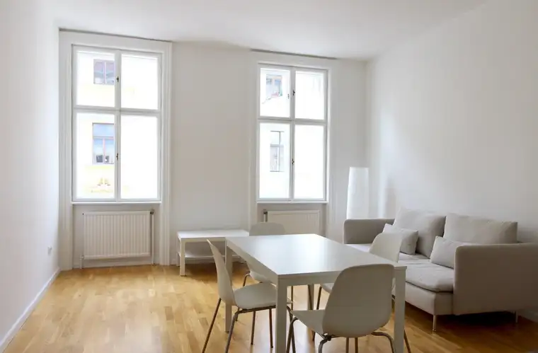 Lichtdurchflutete, neu möblierte 2-Zimmer-Altbauwohnung inkl. Garage - Nähe Mariahilfer Straße