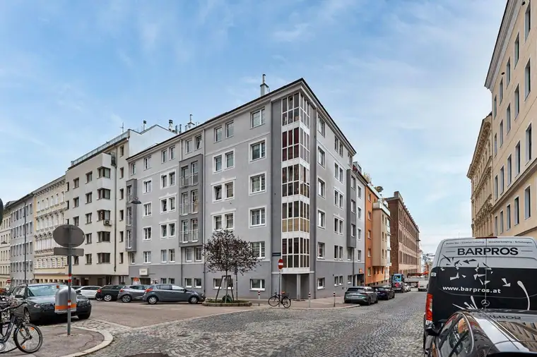 KFZ-Stapelparker in der Schlagergasse/Severingasse Nähe Volksoper und WUK!