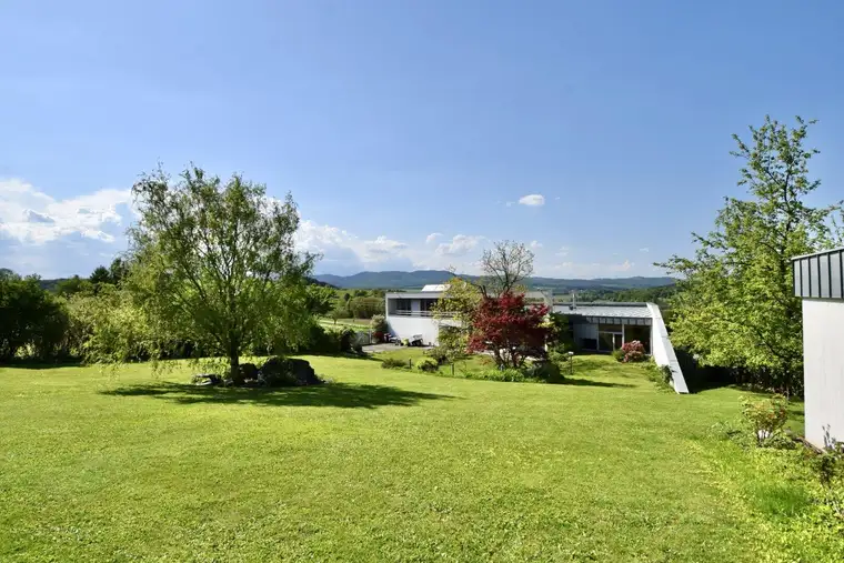 Architekten-Villa in traumhafter Landschaft – ein Rückzugsort mit höchster Wohnqualität.