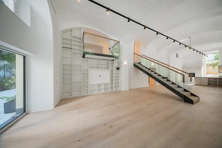 Außergewöhnliche Maisonette mit Loftcharakter umgeben von Terrassen für Liebhaber individuellen Wohnens!