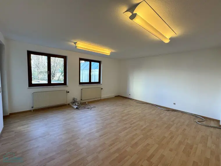 NEUBAUBÜRO MIT WINTERGARTEN; GARAGE MÖGLICH