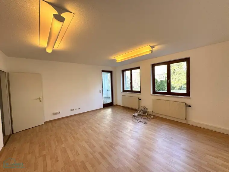 NEUBAUBÜRO MIT WINTERGARTEN; GARAGE MÖGLICH