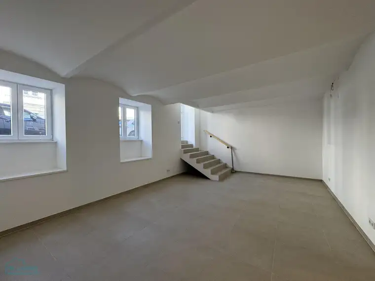 GESCHÄFTSLOKAL IM SOUTERRAIN