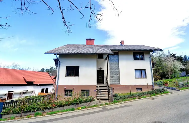Einfamilienhaus mit Charme, Garten &amp; Potential in Wimpassing