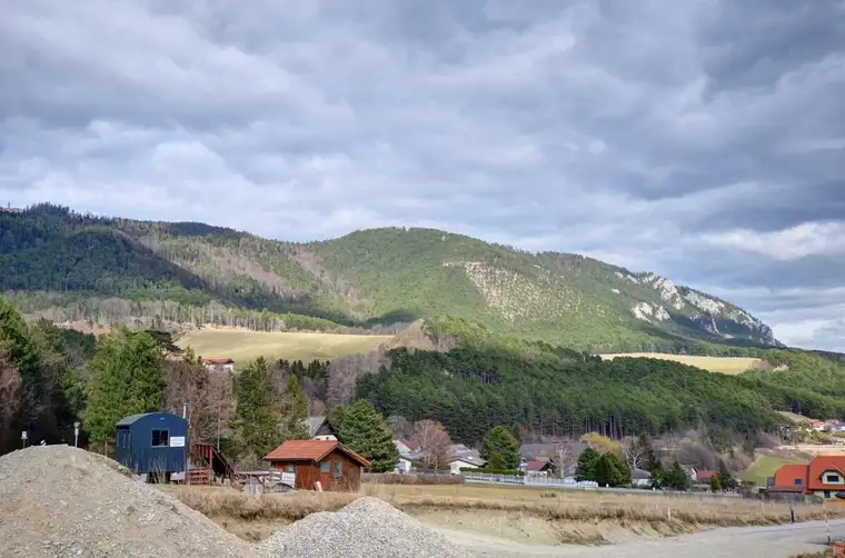 Gründstück mit Aussicht im Schneebergland