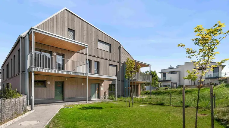 Bezugsfertige, neue 4 Zi Wohnung, 16m² Balkon, schöner Blick, ausgezeichnet mit dem Holzbaupreis NÖ, exklusiv und ökologisch nachhaltig, Gießhübl