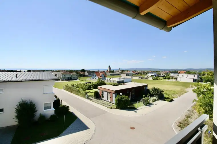 Neuwertige teilmöblierte Mietwohnung mit herrlichem Seeblick in Weiden am See * Ruhelage