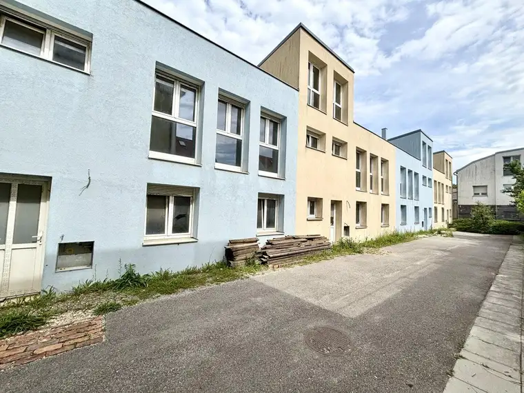 Reihenhausanlage in Seenähe in Weiden / See– 5 Einheiten mit Dachterrassen – Fertigstellung eines Bestandobjekts