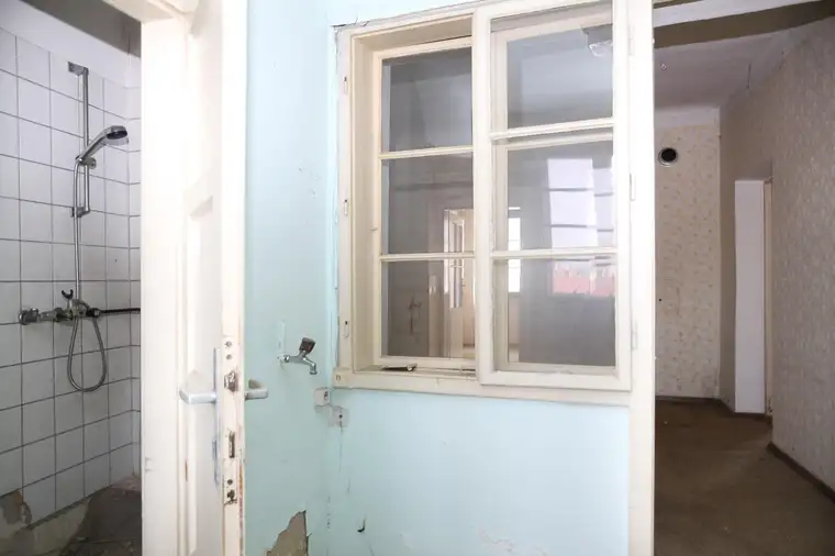 Sanierungsbedürftiges Wohnhaus im Zentrum von Mannersdorf