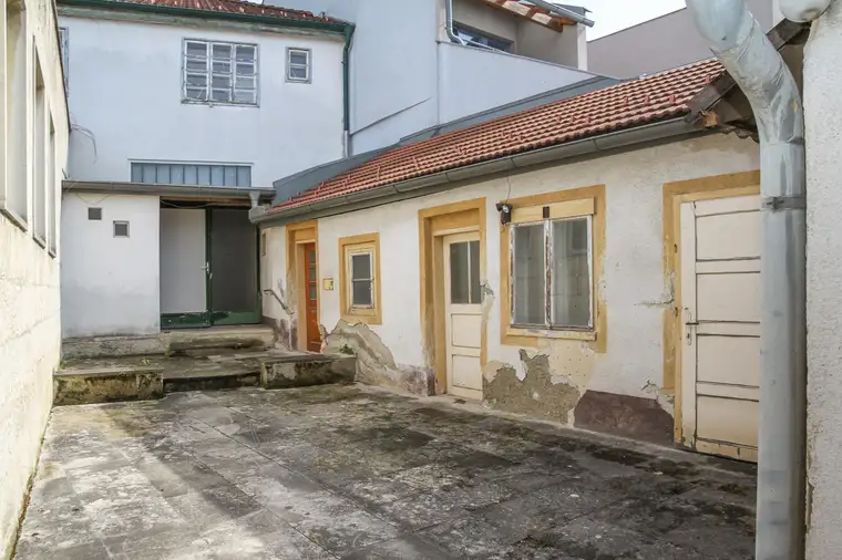 Sanierungsbedürftiges Wohnhaus im Zentrum von Mannersdorf