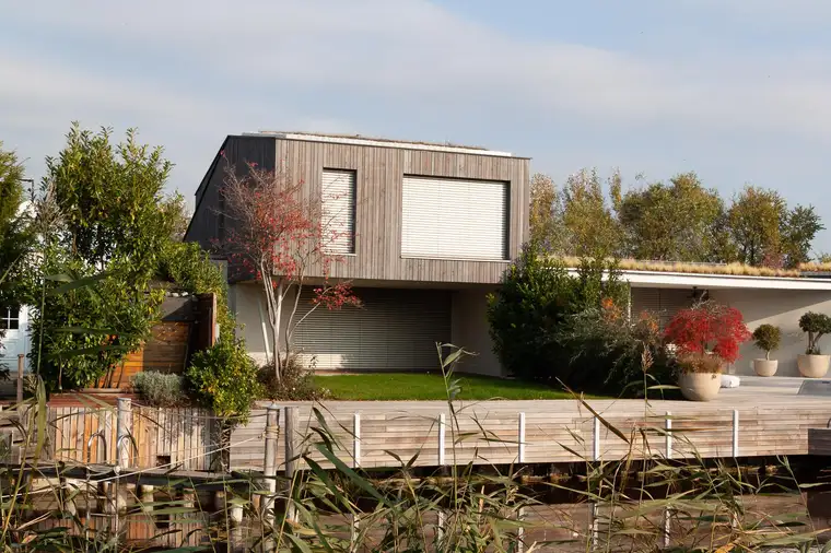 Haus direkt am Wasser im Segelhafen West