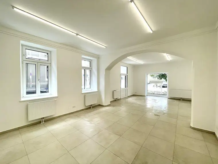 Unbefristetes Attraktives Eck-Geschäftslokal oder Büro in 1180 Wien
