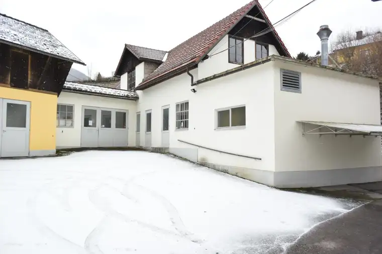 Tischlereibetrieb mit Wohnhaus